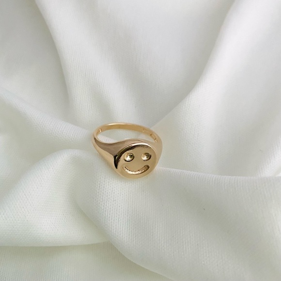 Smiley Face Ring - Picture 7 of 7